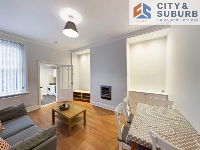 2 Bedroom Flat To Rent In Balmoral Terrace, Heaton, Newcastle Upon Tyne, NE6