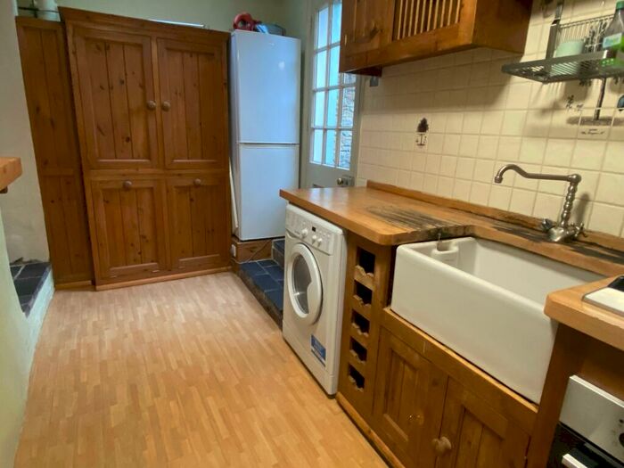2 Bedroom House To Rent In South Parade, Frome, BA11