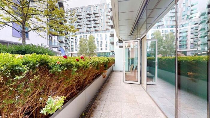 2 Bedroom Apartment For Sale In Saffron Central Square, Croydon, CR0