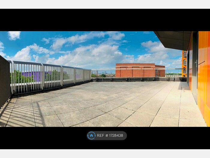 2 Bedroom Flat To Rent In Rathbone Market, Newham, London, E16