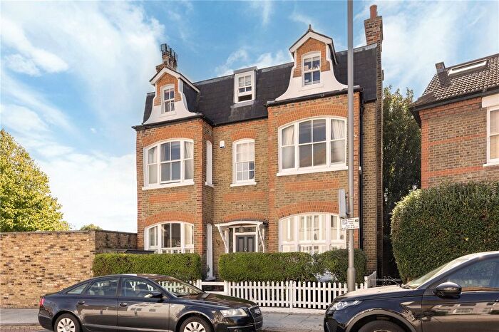 4 Bedroom Detached House For Sale In Oakhill Road, London, SW15