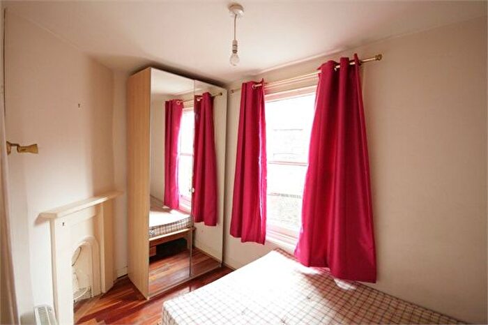 1 Bedroom Flat To Rent In Crewdson Road, Oval, SW9