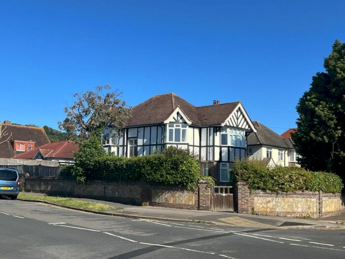 4 Bedroom Detached House To Rent In Baldwin Avenue, Eastbourne, BN21