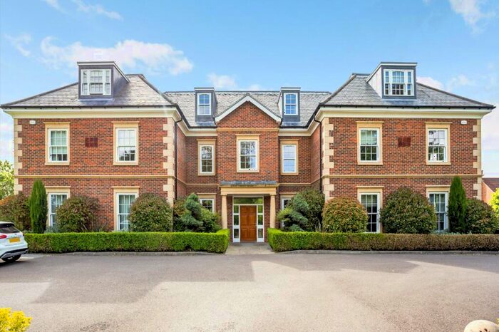 2 Bedroom Flat To Rent In Cranbourne Hall, Drift Road, Winkfield, SL4