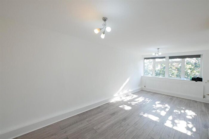 1 Bedroom Apartment To Rent In Blaydon Close, Lansdowne Road, Tottenham, N17