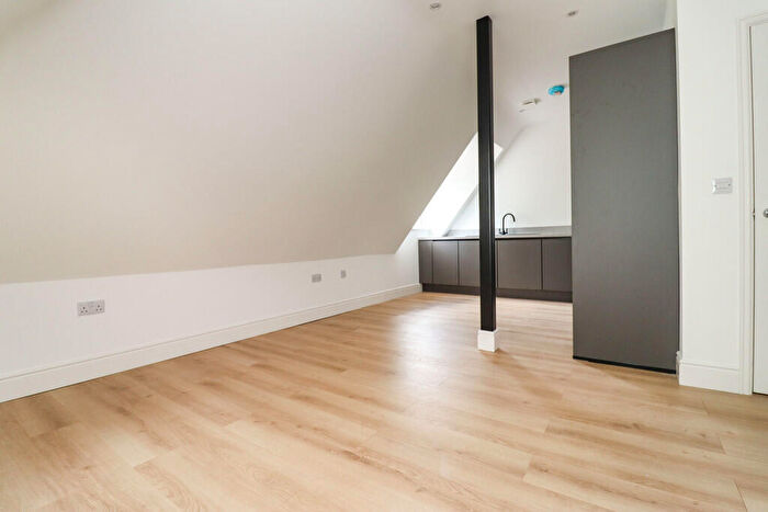 1 Bedroom Penthouse To Rent In Penthouse, Sedlescombe House, Dunchurch Road, CV22