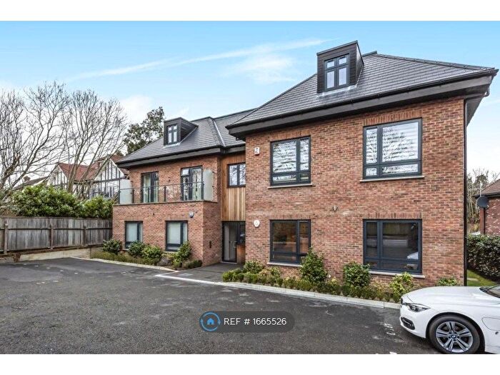 2 Bedroom Flat To Rent In Bickley Park Road, Bickley, BR1