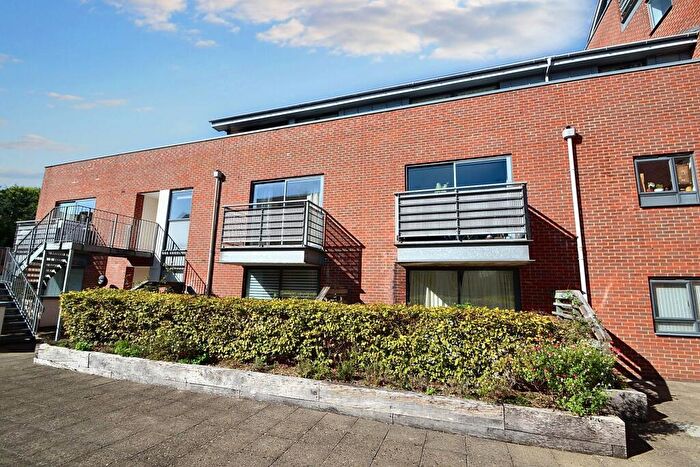 2 Bedroom Flat For Sale In Winchester, SO23