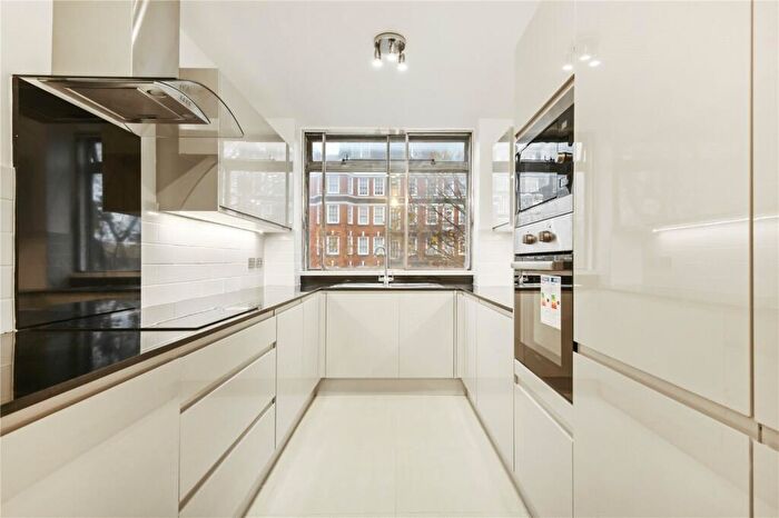2 Bedroom Flat To Rent In Century Court, Grove End Road, NW8