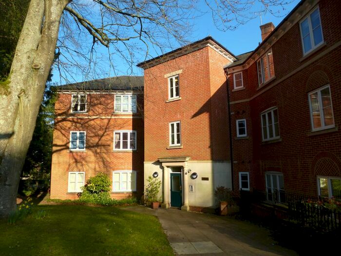 2 Bedroom Flat To Rent In Marnhull Rise, Winchester, SO22