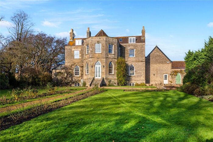 5 Bedroom Detached House To Rent In Fences Lane, Tyringham, Newport Pagnell, Buckinghamshire, MK16