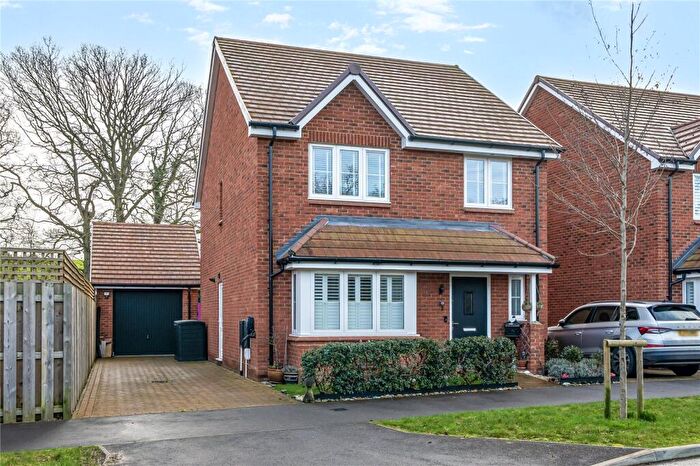 4 Bedroom Detached House For Sale In Longhurst Avenue, Cranleigh, GU6