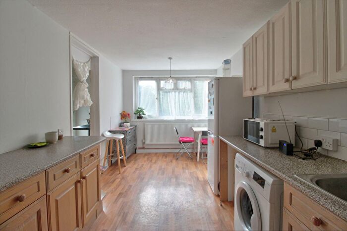 2 Bedroom Flat For Sale In Lower Meadow, Harlow, CM18
