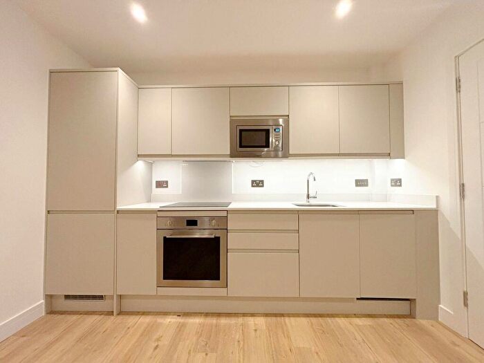 1 Bedroom Flat To Rent In Farnborough Road, Farnborough, Surrey, GU14