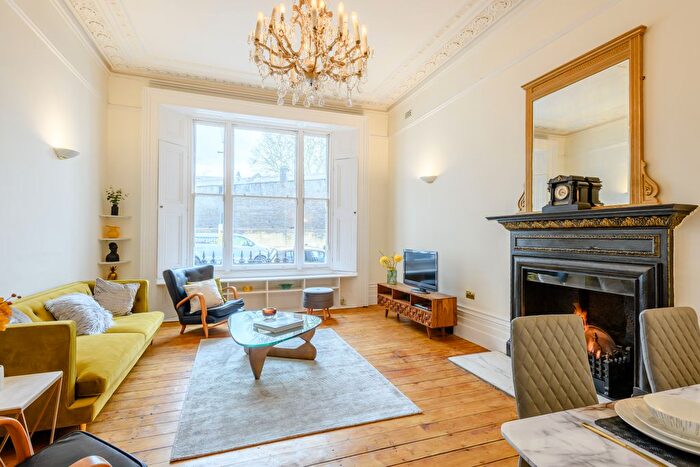 3 Bedroom Flat For Sale In Linden Gardens, Notting Hill, London, W2