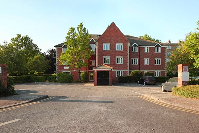 1 Bedroom Flat For Sale In Bromyard Avenue, W3