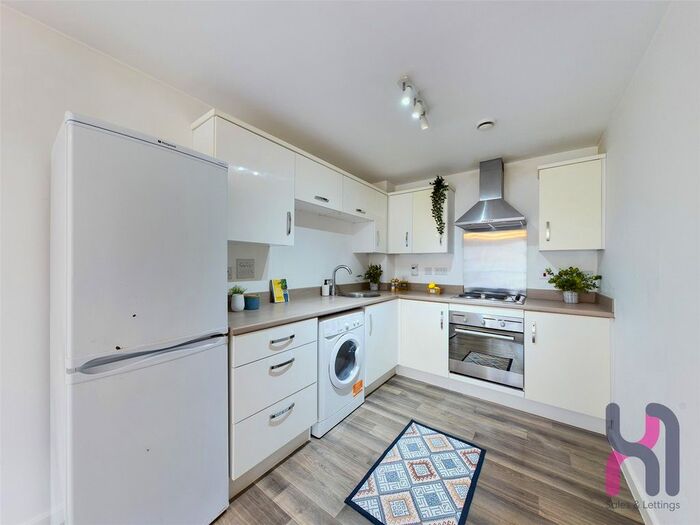 1 Bedroom Flat To Rent In Brindley House, Elmira Way, Salford, M5