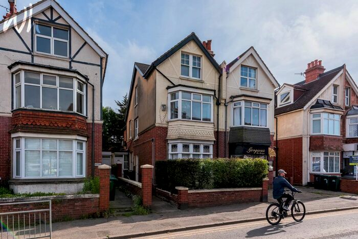 3 Bedroom Maisonette To Rent In Old Shoreham Road, Hove, BN3