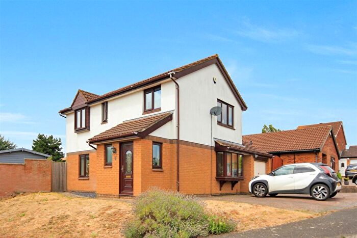 4 Bedroom Detached House For Sale In Grange Road, Wellingborough, NN9