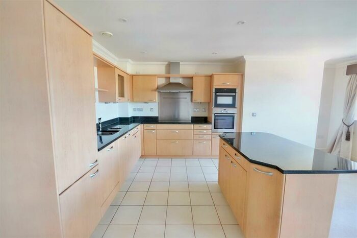 2 Bedroom Flat To Rent In Compton Street, Eastbourne, BN21