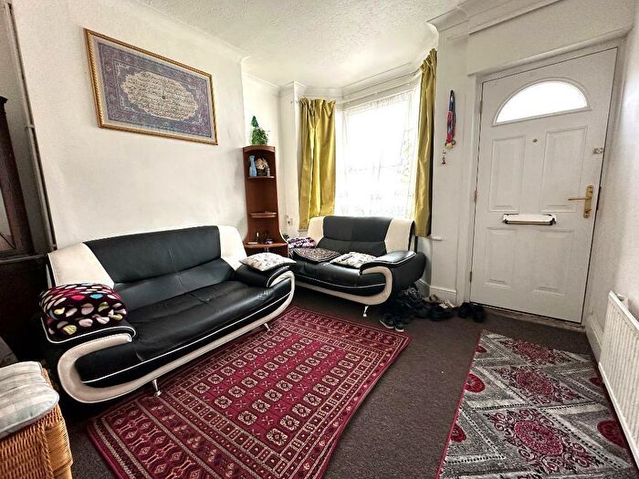 2 Bedroom Terraced House For Sale In Dane Road, Biscot, Luton, Bedfordshire, LU3