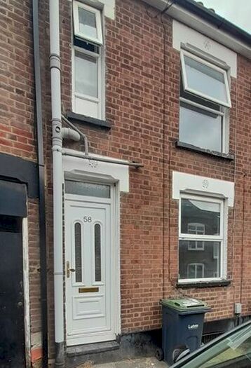 2 Bedroom Terraced House To Rent In Bed Terraced House, Princess Street, LU1