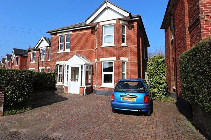 6 Bedroom Detached House For Sale In Alma Road, Bournemouth, BH9