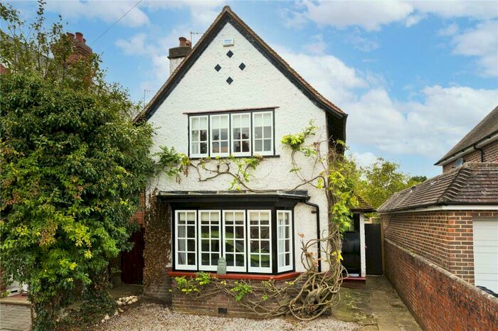 3 Bedroom Detached House To Rent In Barton Road, Bramley, Guildford, Surrey, GU5