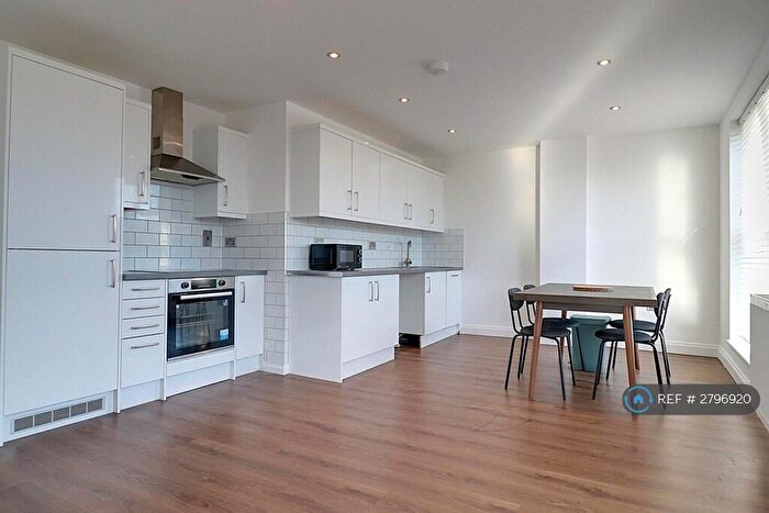 1 Bedroom Flat To Rent In High St, Brentwood, CM14