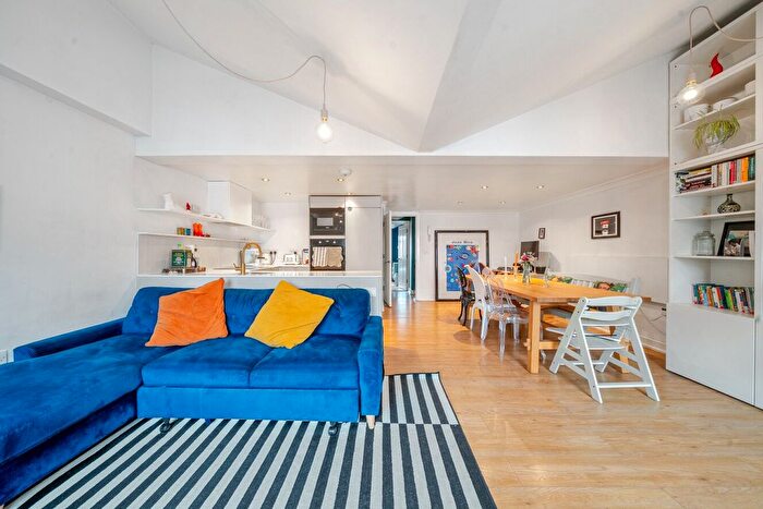 1 Bedroom Flat For Sale In Denmark Hill, Camberwell, London, SE5