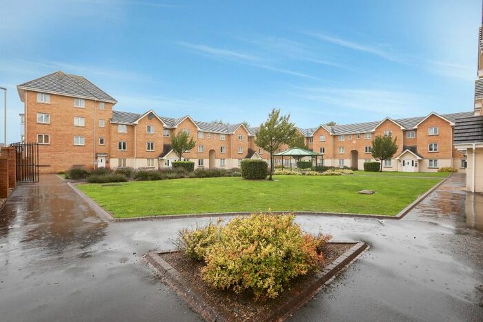 2 Bedroom Flat To Rent In Lloyd Close, Cheltenham, GL51