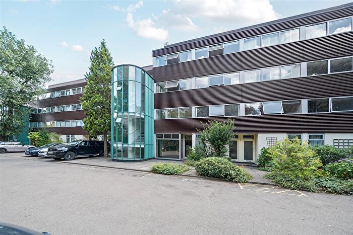 1 Bedroom Flat For Sale In Claudia Place, Wimbledon, SW19