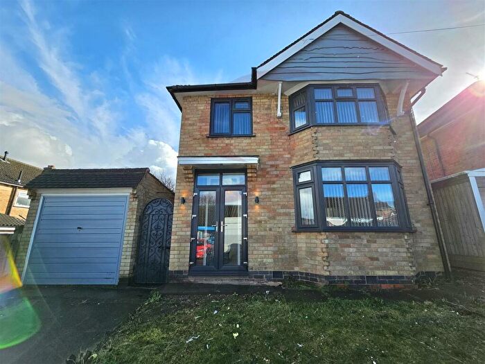 3 Bedroom Detached House To Rent In Kingsgate Avenue, Birstall, Leicester, LE4