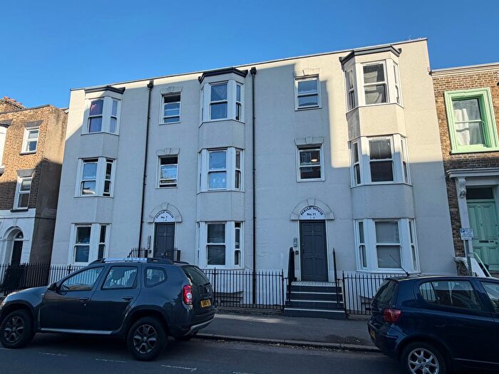 2 Bedroom Flat To Rent In Addington Road, Margate, CT9