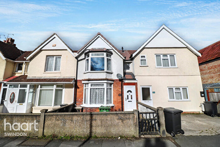 3 Bedroom Terraced House For Sale In Ferndale Road, Swindon, SN2