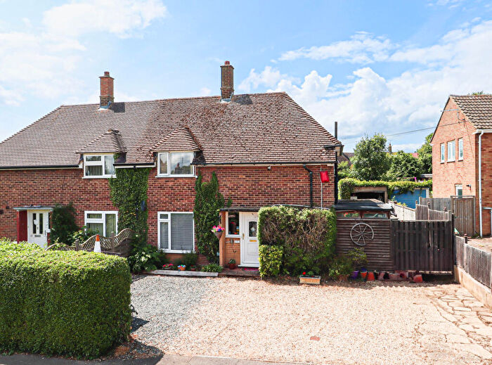 3 Bedroom Semi-Detached House For Sale In Milford Hill, Harpenden, Hertfordshire, AL5