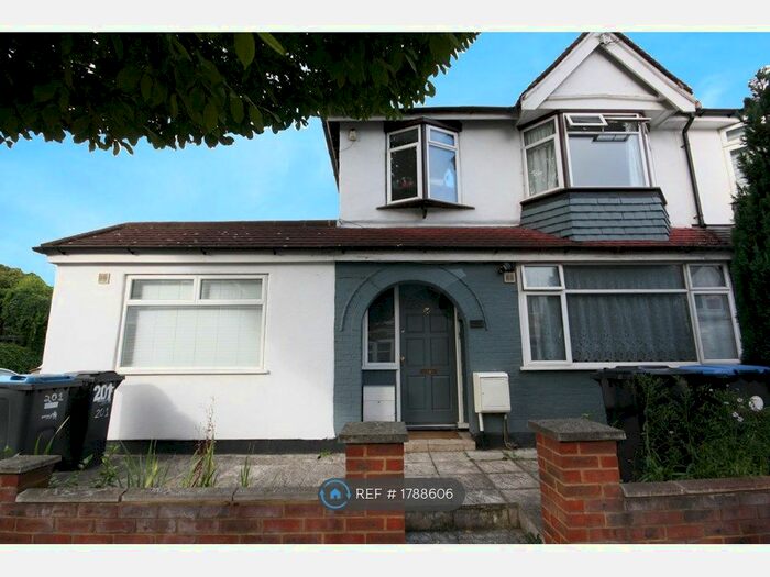 1 Bedroom Flat To Rent In Edmonton, London, N9