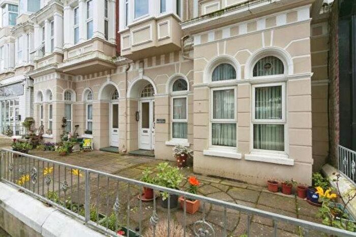 1 Bedroom Flat To Rent In Broadway Court, Llandudno, LL30