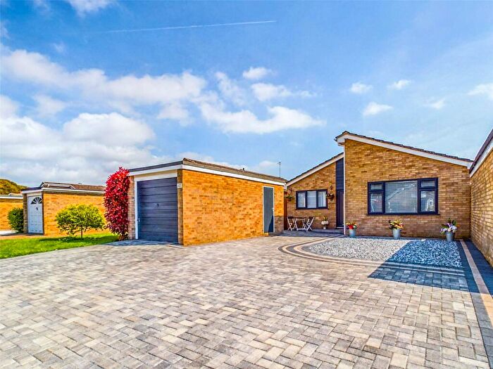 3 Bedroom Bungalow For Sale In Treeside, Highcliffe, Dorset, BH23
