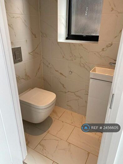 2 Bedroom Detached House To Rent In Winslow Grove, London, E4