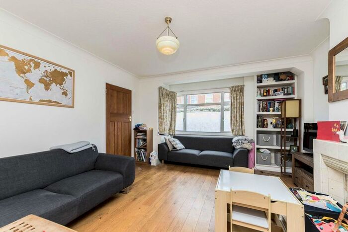 3 Bedroom Property To Rent In Manville Road, London, SW17
