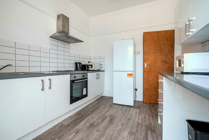 3 Bedroom Flat To Rent In Hill Park Crescent, Plymouth, Devon, PL4