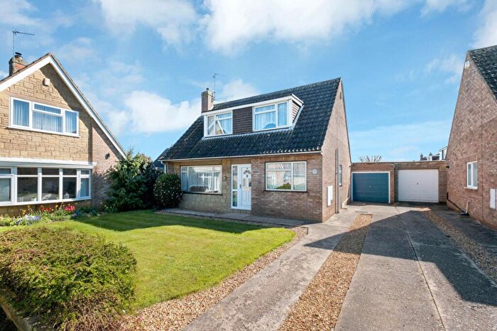 3 Bedroom Detached Bungalow For Sale In Aster Drive, Werrington, Peterborough, PE4