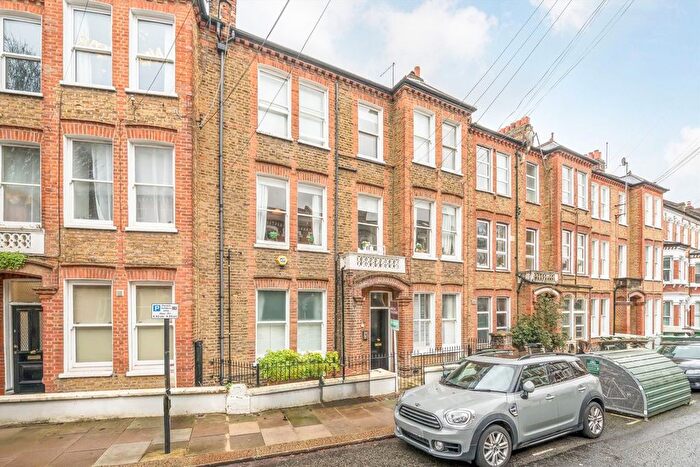1 Bedroom Flat For Sale In Tremadoc Road, Clapham, SW4
