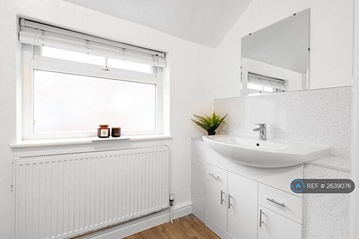 6 Bedroom Semi-Detached House To Rent In Albert Grove, Nottingham, NG7