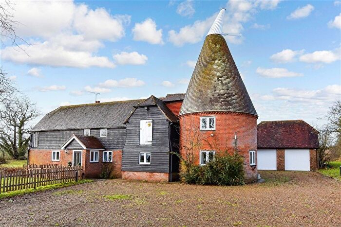 4 Bedroom Detached House For Sale In Staplehurst Road, Marden, Tonbridge, Kent, TN12