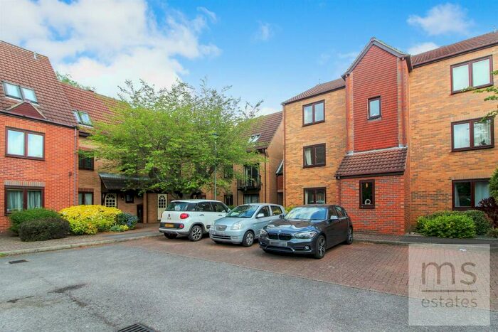 2 Bedroom Flat To Rent In Heron Wharf, Castle Marina, Nottingham, NG7