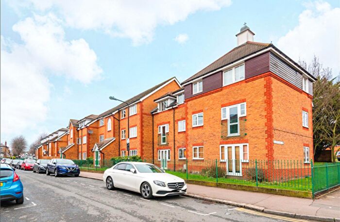 2 Bedroom Flat To Rent In Westbury Road, London, E17
