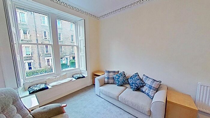 2 Bedroom Flat To Rent In Glen Street, Edinburgh, EH3