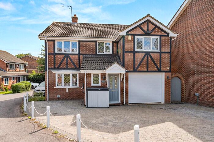 4 Bedroom Detached House For Sale In Farley Copse, Binfield, Berkshire, RG42